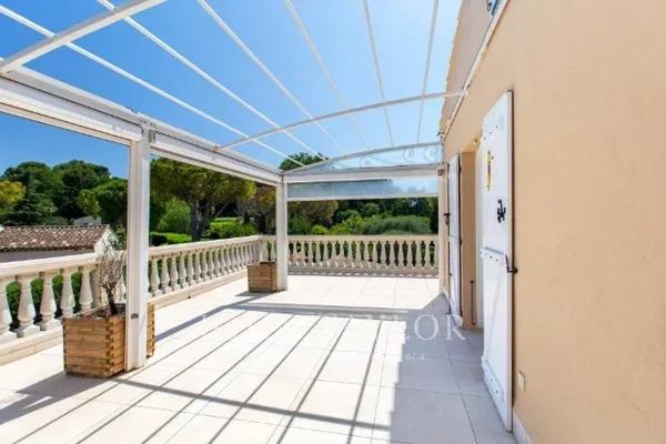 Jolie villa néo provençale dans un domaine sécurisé