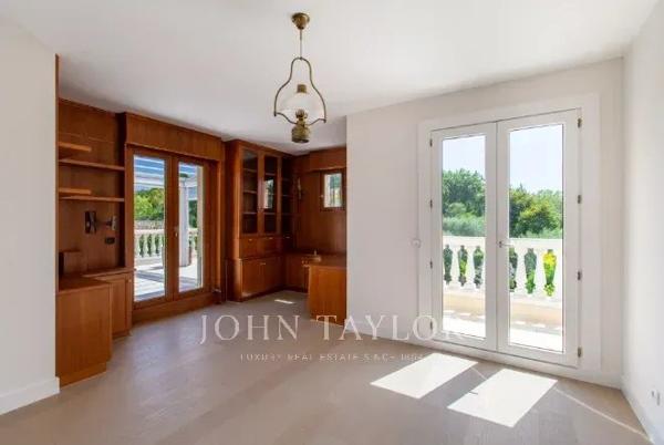 Jolie villa néo provençale dans un domaine sécurisé