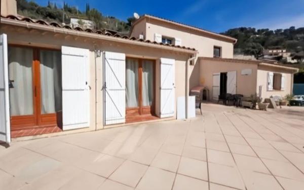 Maison à vendre    4 pièces •  Drap
