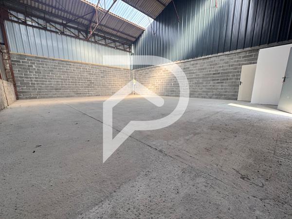 Entrepôt / Local industriel 128 m2