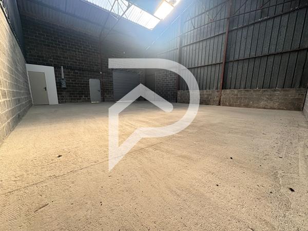 Entrepôt / Local industriel 128 m2