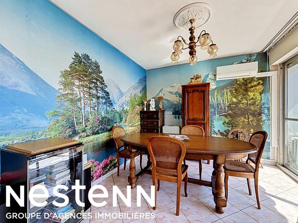 À vendre à Salon-de-Provence, bel appartement T3/4 d'environ 80 m², situé au 3 étage avec ascenseur dans une résidence agréable et bien entretenue.