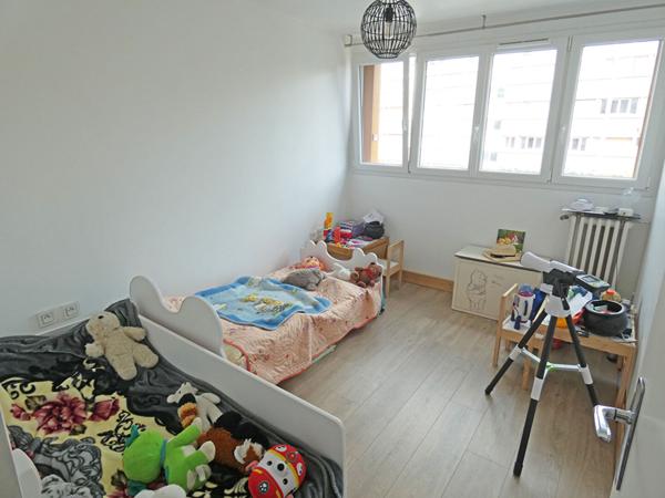 Appartement Neuilly Sur Marne 4 pièce(s)