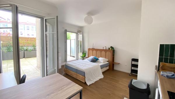 Vincennes Studio  meublé  29 m2 avec Terrasse 22.40m2