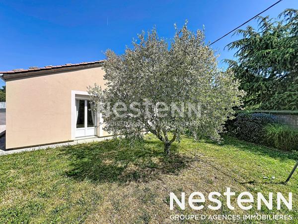 GÉNILAC, Villa de plain-pied avec dépendance et terrain arboré