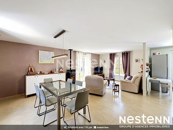 GÉNILAC, Villa de plain-pied avec dépendance et terrain arboré