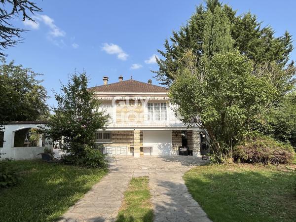 MAISON À VENDRE DE 7 PIÈCES DE 188,00 M²