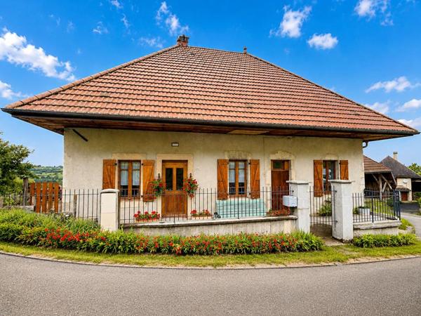 ANNECY SUD - GRUFFY -  Ancienne fruitière rénovée  + terrain constructible 1000 m² env