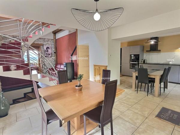 ANNECY SUD - GRUFFY -  Ancienne fruitière rénovée  + terrain constructible 1000 m² env