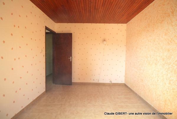 Maison de plain-pied d'environ 65 m2 sur une parcelle de 1275 m2 arborée à l'entrée de Bouzigues
