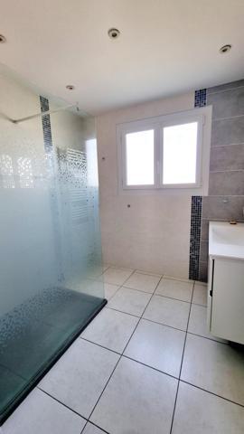 Maison familiale avec appartement indépendant 1km du centre et des plages