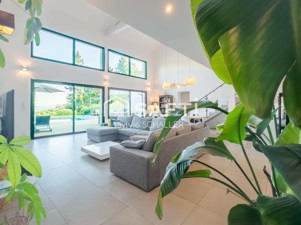 MAGNIFIQUE Villa d'architecte contemporaine avec piscine dans un havre de paix