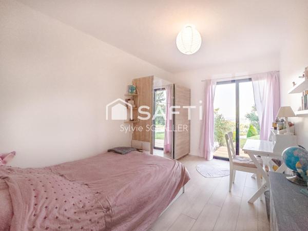 MAGNIFIQUE Villa d'architecte contemporaine avec piscine dans un havre de paix