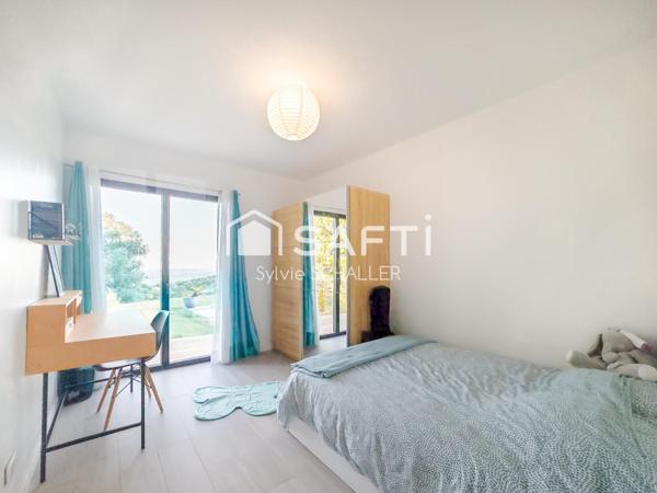 MAGNIFIQUE Villa d'architecte contemporaine avec piscine dans un havre de paix