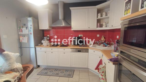 Maison
         7 pièces
        - 146 m² Exclusivité 320 000 € *