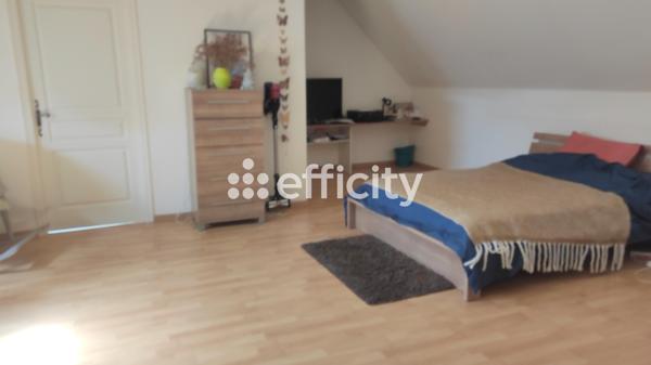 Maison
         7 pièces
        - 146 m² Exclusivité 320 000 € *