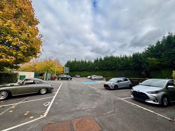 Bureaux 443 m2 - Proche A4 - FERRIERES EN BRIE