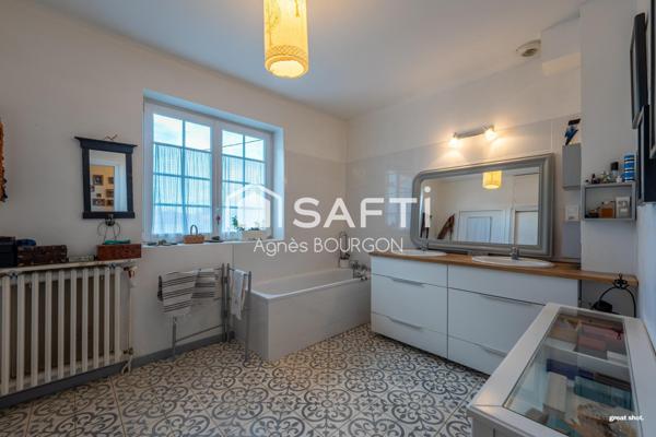 Maison T6 avec grand jardin aux Minimes.