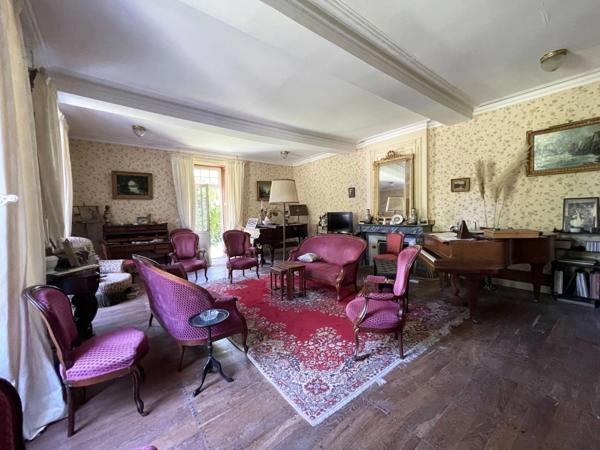 Propriete à vendre 16 pièces proche de BARBEZIEUX SAINT HILAIRE (16) sur 8.5 ha