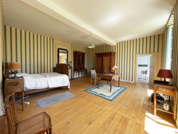 Propriete à vendre 16 pièces proche de BARBEZIEUX SAINT HILAIRE (16) sur 8.5 ha