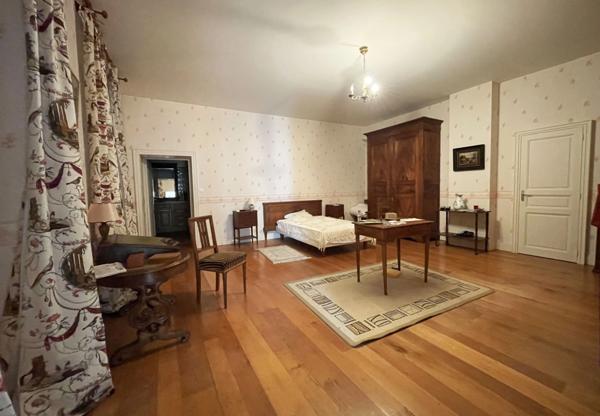 Propriete à vendre 16 pièces proche de BARBEZIEUX SAINT HILAIRE (16) sur 8.5 ha