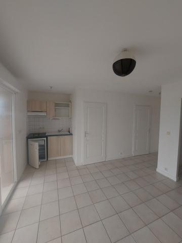 AYTRE T1 bis avec terrasse- Proche La Rochelle- Investissement locatif