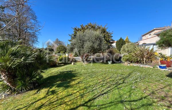 Maison de plain-pied sur sous-sol Vue sur lac