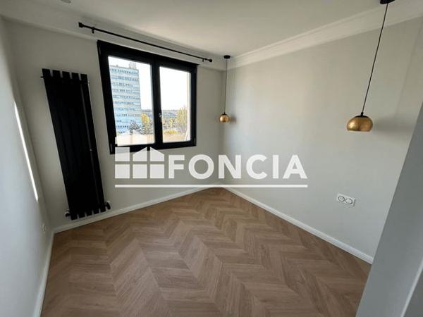 Location Appartement 4 pièces 58.33 m² - 29 RUE JOFFRE Thionville 57100