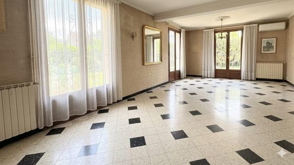 MAISON FAMILIALE AVEC GARAGE DANS LE QUARTIER RECHERCHÉ DU LYCÉE JEAN MOULIN