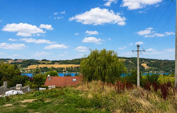 Terrain de 1 212 m²