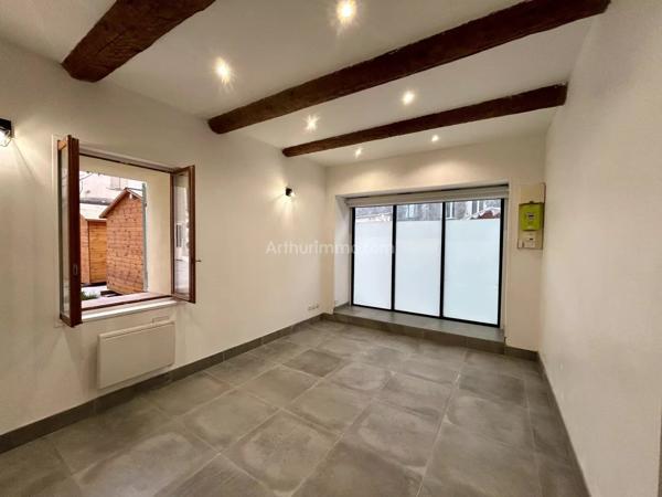Location Studio 1 pièces 30 m2 à Saint-Mitre-les-Remparts
