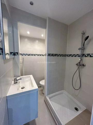 Location Studio 1 pièces 30 m2 à Saint-Mitre-les-Remparts