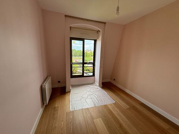 Appartement 5 pièce(s) 125 m2 - ASCENSEUR - DERNIER ETAGE Loyer 2 725 €/mois charges comprises **  - Référence  11161