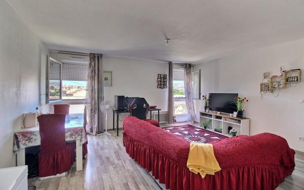 Appartement à vendre    2 pièces • 51 m2 Marseille 15