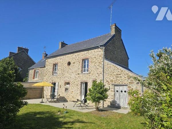 Maison de charme, située à 800m d'une plage et à 1.5km de nombreux commerces, comprenant : une ...