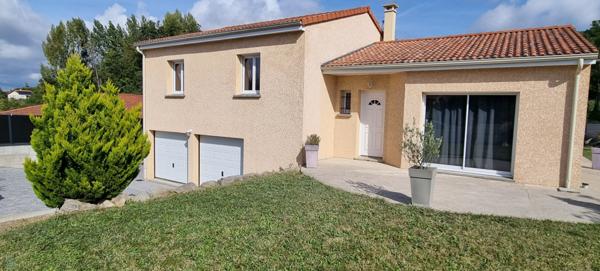 CHARMANTE MAISON FAMILIALE COMMUNE DE MIREFLEURS