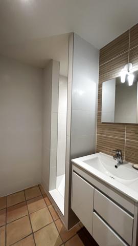 Crest (26400) Drôme Provençale : Ancienne bergerie en pierre entièrement rénovée d'environ 900m2, 47 ha, piscine naturelle