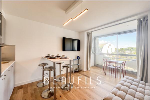 La Grande-Motte (34280) La Grande Motte - Port - Appartement refait-à-neuf - Résidence emblématique - Parking privatif