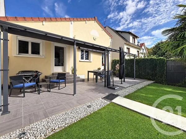 Maison à vendre  4 pièces - 107,60 m 2   MONTFERMEIL  - 93