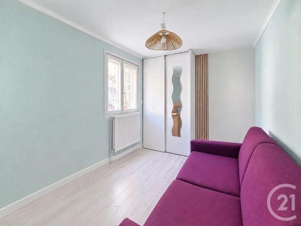 Maison à vendre  4 pièces - 107,60 m 2   MONTFERMEIL  - 93