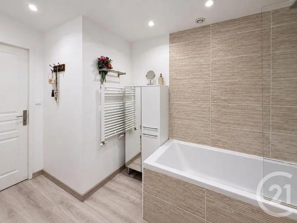 Maison à vendre  4 pièces - 107,60 m 2   MONTFERMEIL  - 93