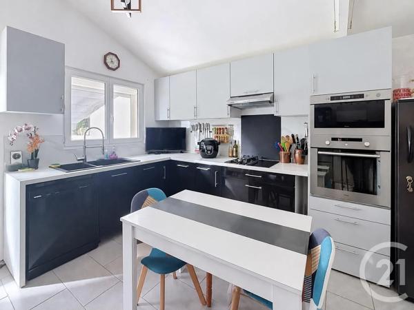 Maison à vendre  4 pièces - 107,60 m 2   MONTFERMEIL  - 93