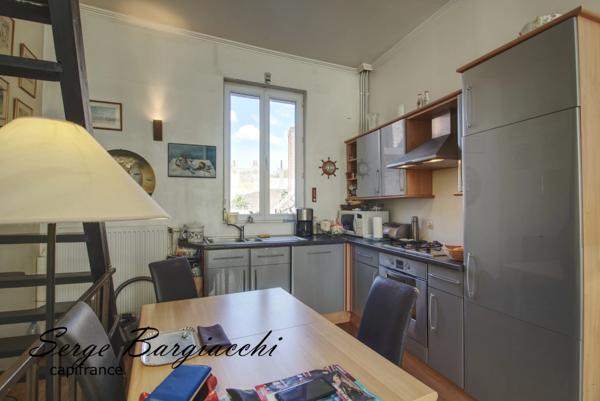 à Douai Centre, Maison de ville 4 pièces, 3 niveaux, 80 M² DOUAI (59)