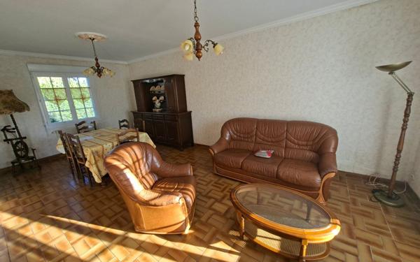 Maison à vendre    5 pièces •  Lanmeur