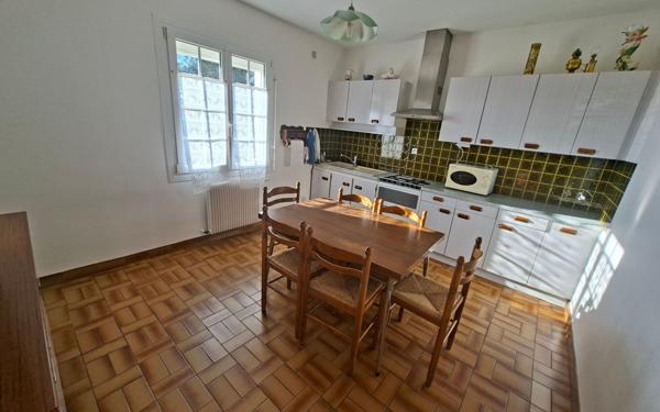 Maison à vendre    5 pièces •  Lanmeur