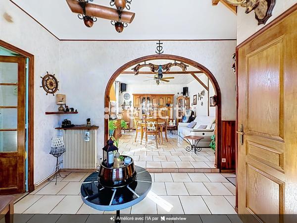 Appartement
         4 pièces
        - 80 m² Exclusivité 450 000 € *