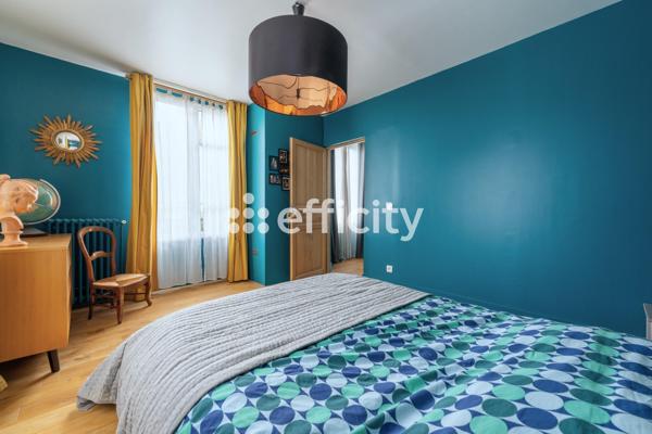 Maison
         8 pièces
        - 239 m² Bien prestige 999 000 € *