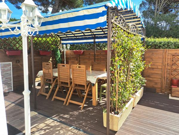 Joli pied à terre avec terrasse-Parking