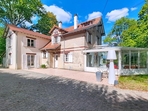 LUZARCHES  PROPRIÉTÉ RARE 246m2