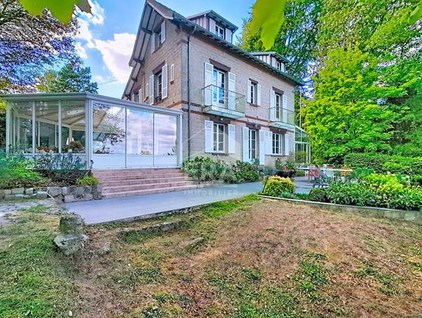 LUZARCHES  PROPRIÉTÉ RARE 246m2